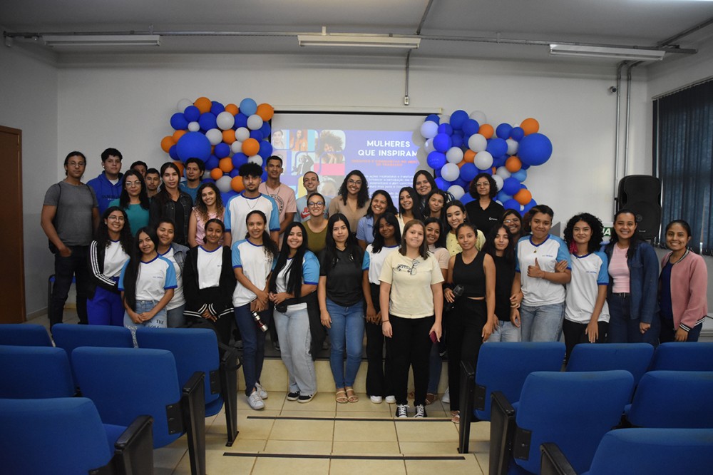 Líderes e alunos do Senai participam de roda de conversa sobre mulheres no mercado de trabalho