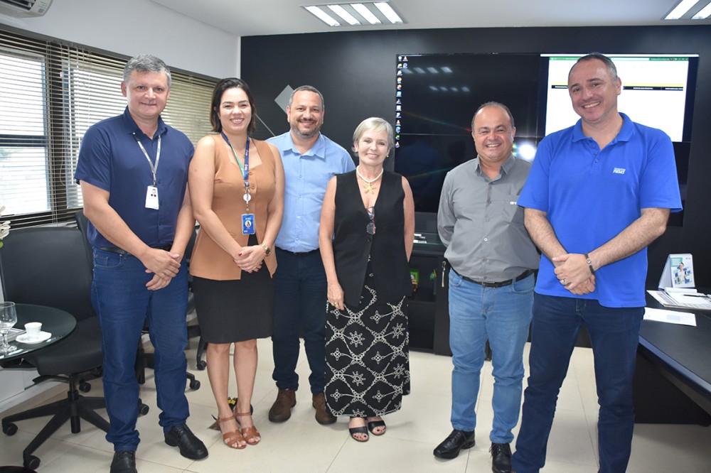 Diretor-regional do Senai recebe equipe da Arauco para debater qualificação profissional