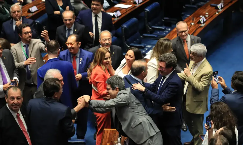 Cesta básica, combustível, serviços: o que muda com a reforma tributária
