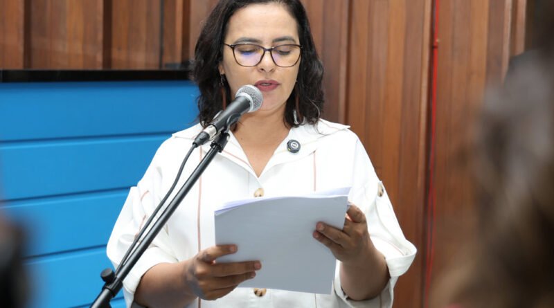 Gleice Jane propõe reconhecimento para associação indígena de Nioaque