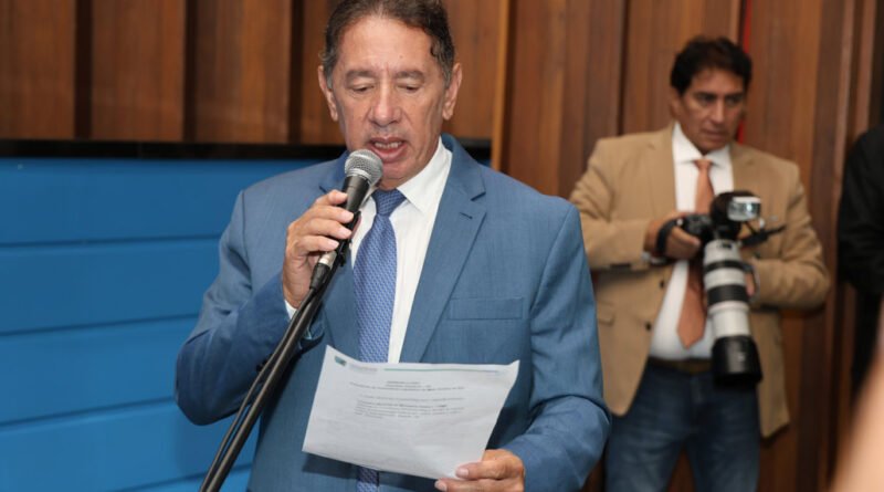 Gerson Claro apresenta moção de congratulação por posse de Alexandre Magno no CNMP