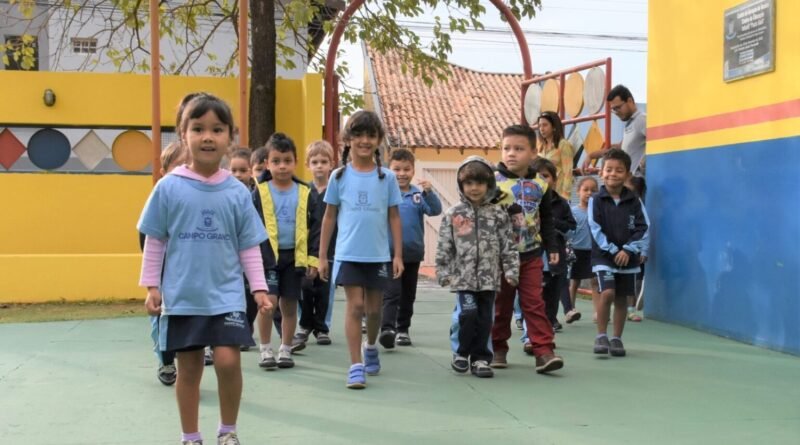 Ano letivo de 2026 começa com mais de 100 mil alunos na Reme