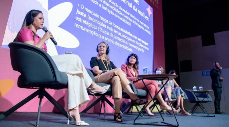 TCE-MS participa do Delas Day 2026 e debate desigualdade de gênero no mercado de trabalho