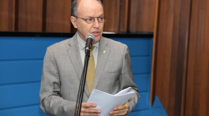 Mochi solicita implantação do turno matutino do curso de Direito da UEMS em Naviraí