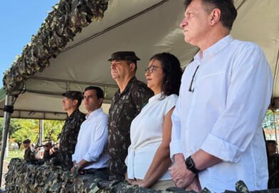 Gleice Jane acompanha formatura da primeira turma do Serviço Militar Inicial Feminino no CMO