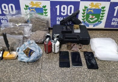 PM apreende pistola granadas de efeito moral e drogas durante Operação Saturação em Ponta Porã