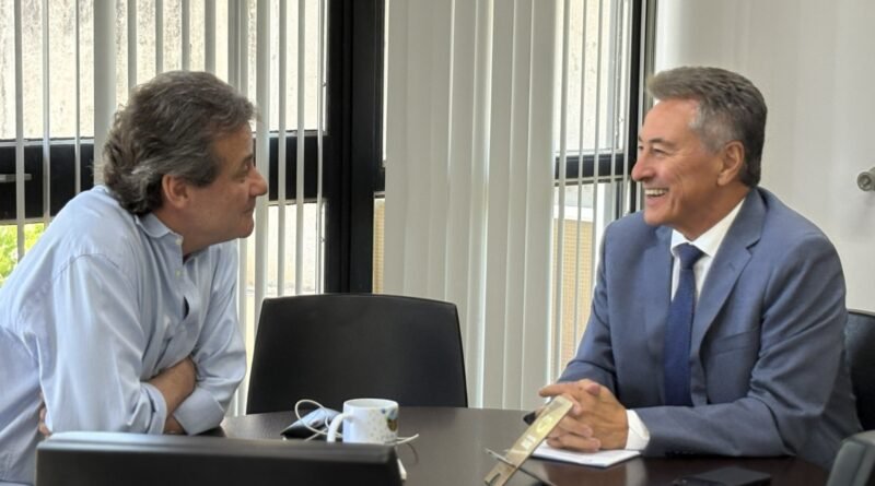 Roberto Hashioka reforça parceria com Governo do Estado em visita à Secretaria de Saúde