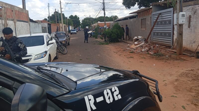 GCM prende três pessoas por descarte irregular de lixo em área pública no Jardim das Hortênsias