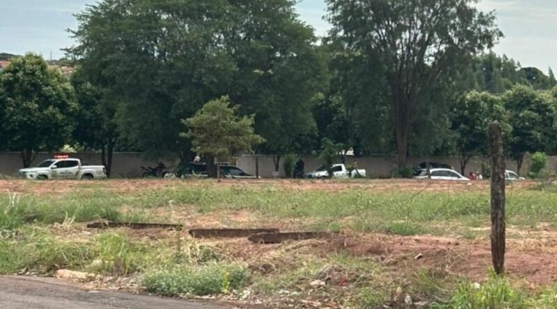 Trio é preso por violação de túmulo e suspeita de necrofilia em vítima de feminicídio